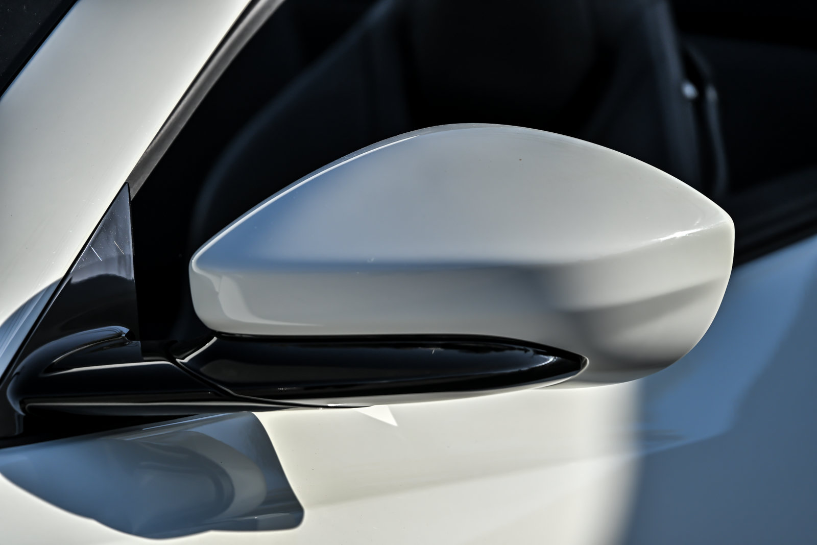 Used 2019 Ferrari Portofino RWD image 9