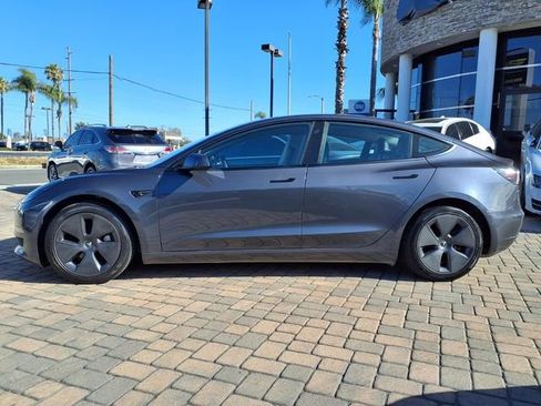 Used 2021 Tesla Model 3 Standard Range Plus RWD image 2