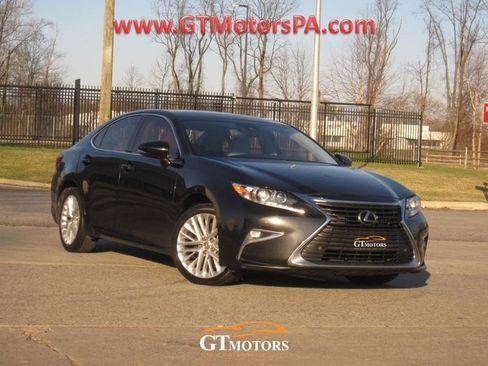 Used 2016 Lexus ES 350 w/ Ultra Luxury Package FWD image 1