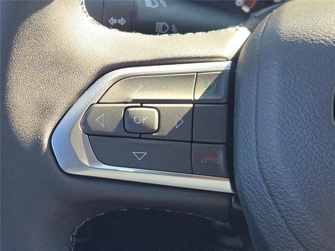 New 2026 Jeep Compass Latitude image 32