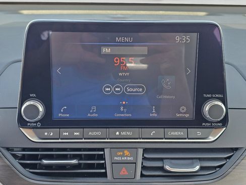 Used 2024 Nissan Altima 2.5 SV FWD image 28