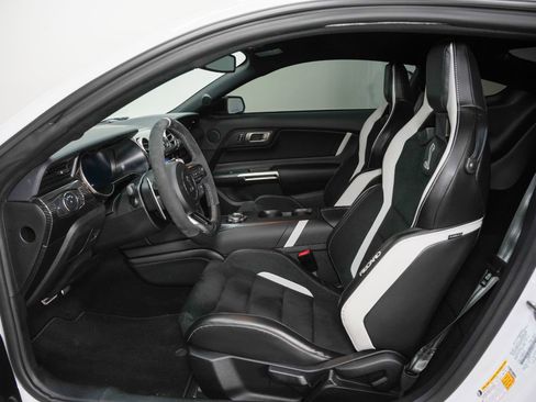 Used 2020 Ford Mustang Shelby GT500 w/ Carbon Fiber Track Pack image 38