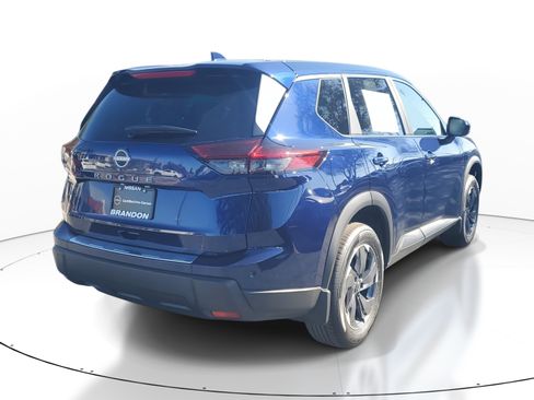 Certified 2026 Nissan Rogue SV image 7