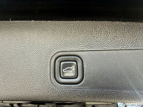 Used 2014 GMC Yukon XL Denali AWD/4WD image 27