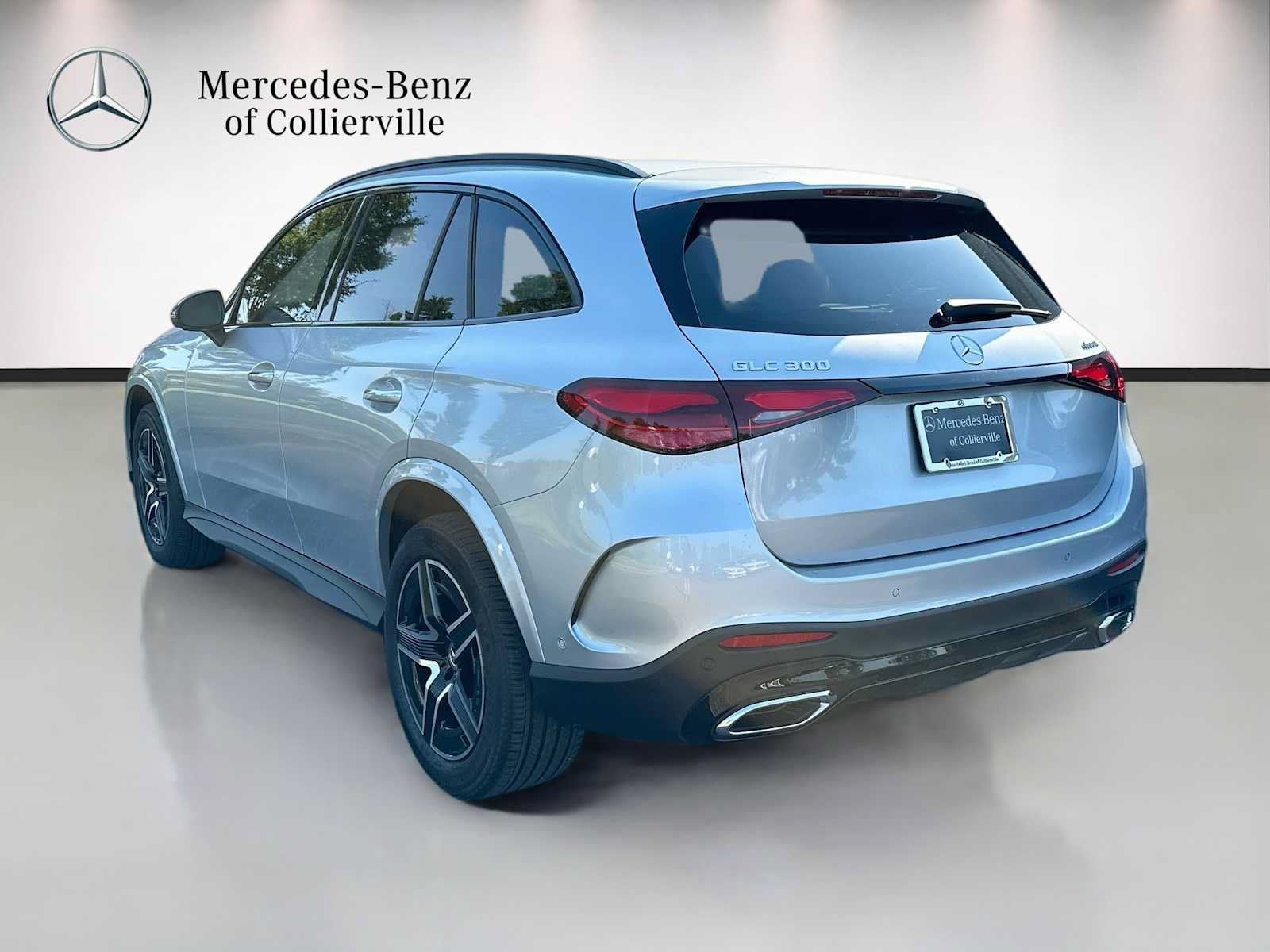 Used 2025 Mercedes-Benz GLC 300 4MATIC image 7