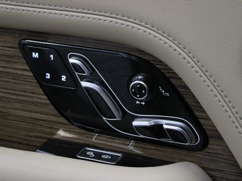 Used 2019 Land Rover Range Rover HSE image 25