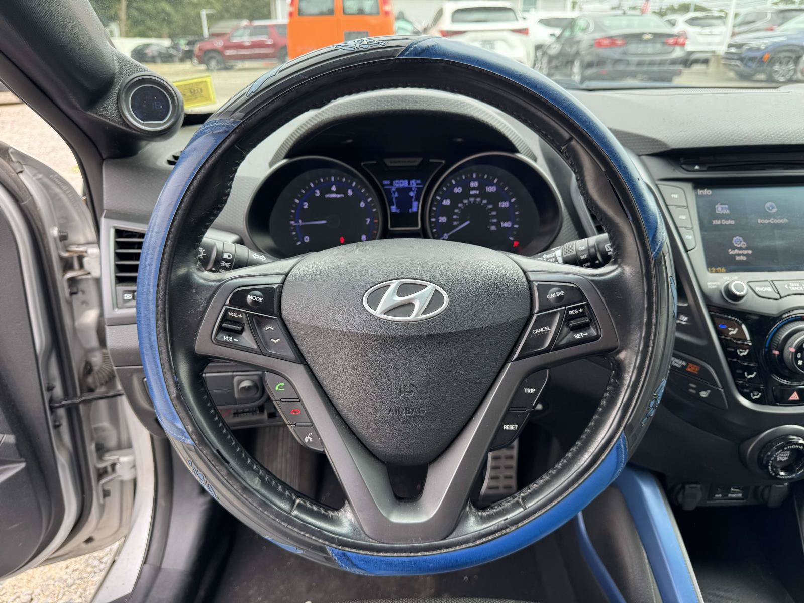 Used 2013 Hyundai Veloster Turbo FWD image 11