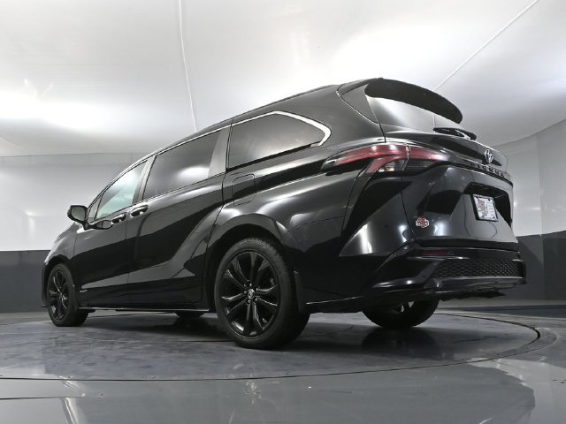 Used 2021 Toyota Sienna XSE FWD image 44