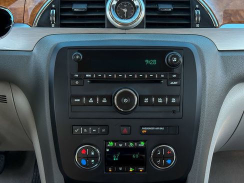 Used 2012 Buick Enclave Leather FWD image 20