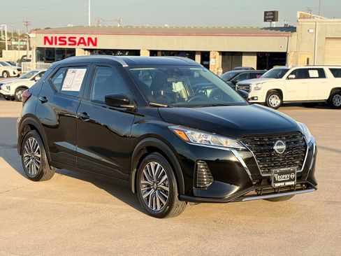 Certified 2023 Nissan Kicks SV image 5