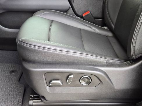 Used 2023 GMC Yukon Denali image 14