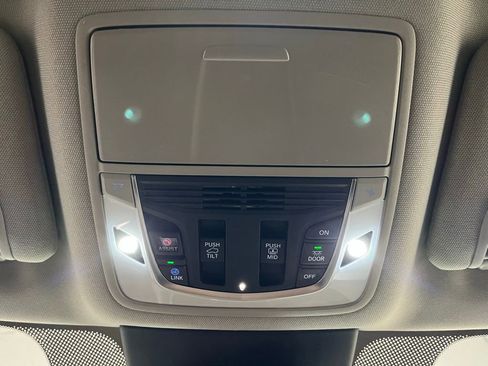 Certified 2023 Acura MDX SH-AWD w/ Technology Package image 8