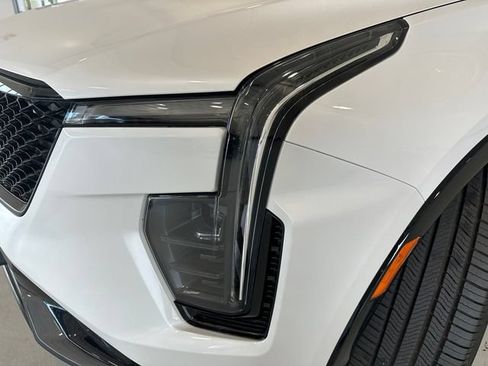 Used 2024 Cadillac XT4 Sport AWD/4WD image 6