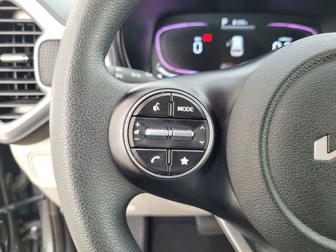 Certified 2025 Kia Soul LX w/ LX Technology Package image 23