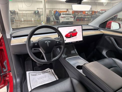 Used 2023 Tesla Model Y Long Range image 11