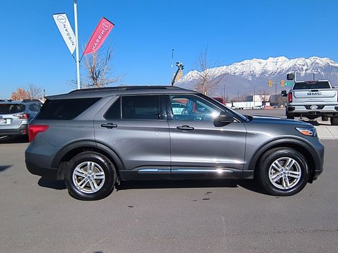 Used 2023 Ford Explorer XLT w/ Equipment Group 202A image 2