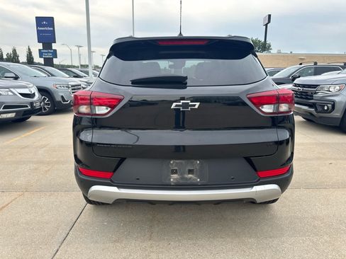 Used 2021 Chevrolet TrailBlazer LT w/ Sun and Liftgate Package FWD image 4
