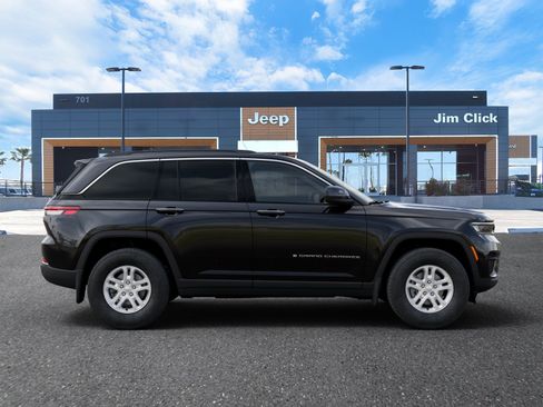 New 2025 Jeep Grand Cherokee Laredo w/ Luxury Tech Group I image 21