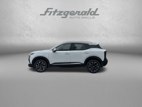 Used 2025 Nissan Kicks SV w/ SV Premium Package AWD/4WD image 4