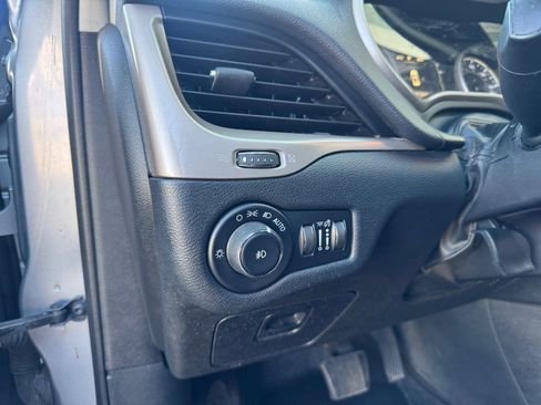 Used 2016 Jeep Cherokee Latitude image 21