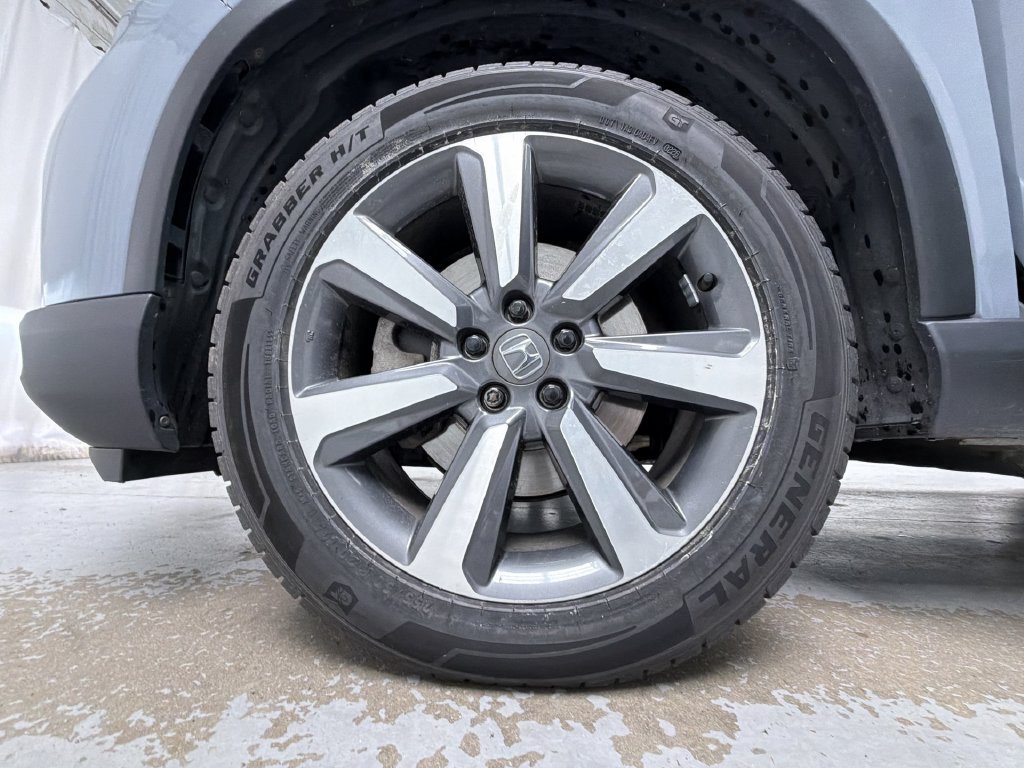 Used 2025 Honda Pilot Touring image 15