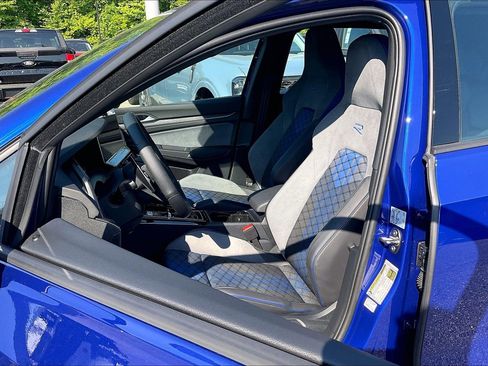 Used 2025 Volkswagen Golf w/ Euro Style Package AWD/4WD image 23