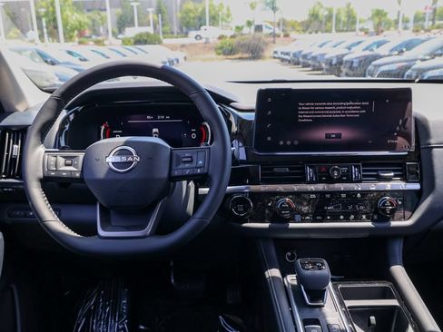 New 2026 Nissan Pathfinder SL FWD image 22