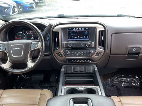 Used 2018 GMC Sierra 1500 Denali w/ Denali Ultimate Package AWD/4WD image 4