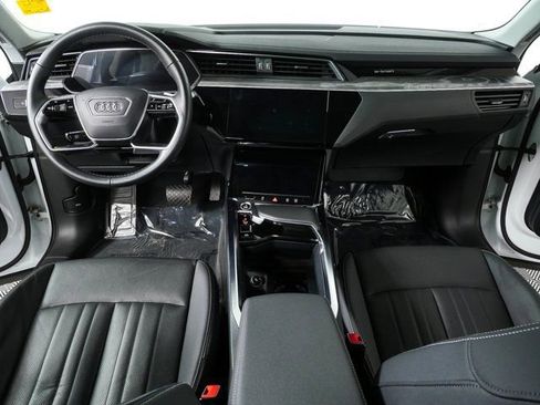 Used 2023 Audi e-tron Premium Plus w/ Premium Plus Package AWD/4WD image 20