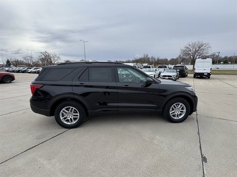 New 2026 Ford Explorer Active AWD/4WD image 2