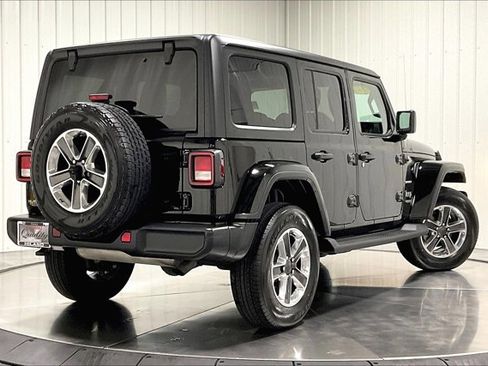 Used 2022 Jeep Wrangler Unlimited Sahara w/ Cold Weather Group image 13