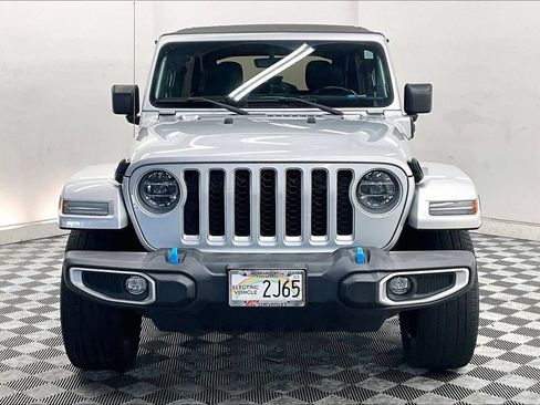 Used 2022 Jeep Wrangler Unlimited Sahara AWD/4WD image 2