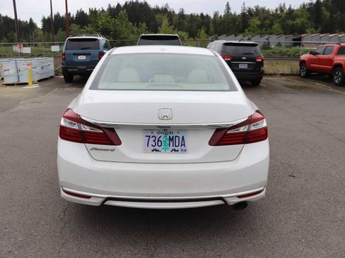 Used 2017 Honda Accord EX-L image 6