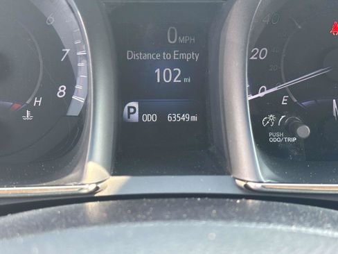 Used 2017 Toyota Avalon XLE Premium w/ All Weather Liner Package FWD image 25