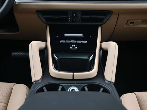 Certified 2026 Porsche Cayenne Coupe AWD/4WD image 10