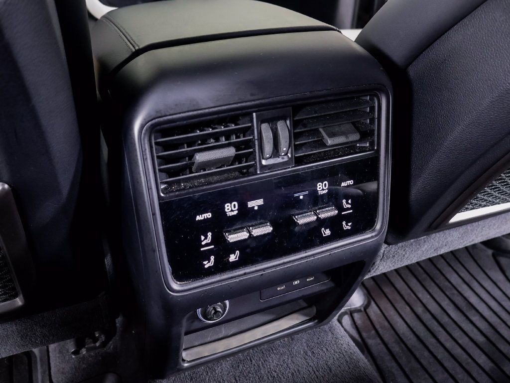 Certified 2024 Porsche Cayenne Coupe AWD/4WD image 29