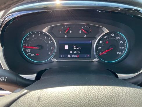 Used 2020 Chevrolet Traverse LT w/ LT Premium Package FWD image 11