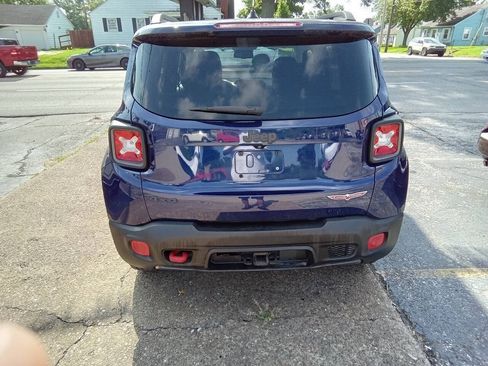 Used 2016 Jeep Renegade Trailhawk w/ Premium Trailhawk Package AWD/4WD image 12