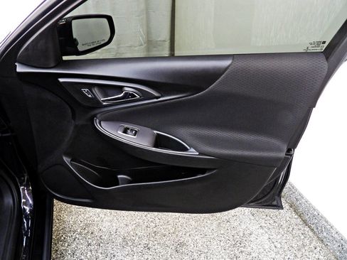 Used 2020 Chevrolet Malibu LT image 11