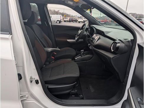 Used 2020 Nissan Kicks SR image 11
