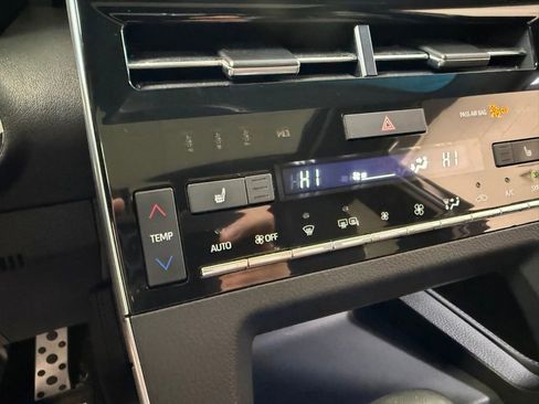 Used 2019 Toyota Avalon XSE w/ All Weather Liner Package FWD image 30
