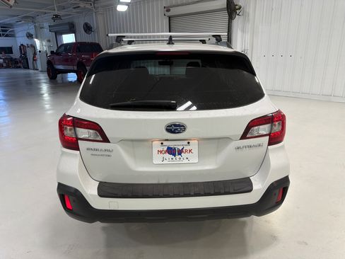 Used 2019 Subaru Outback 2.5i Touring AWD/4WD image 4