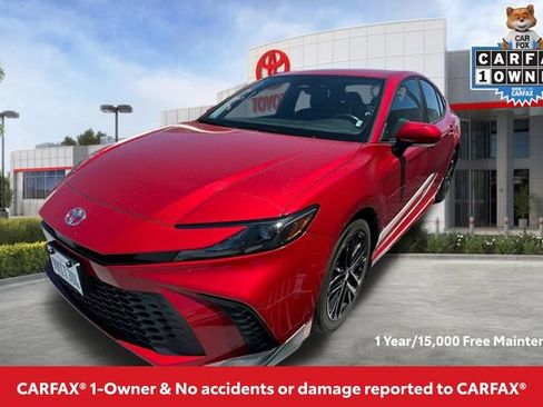 Used 2025 Toyota Camry SE FWD image 2