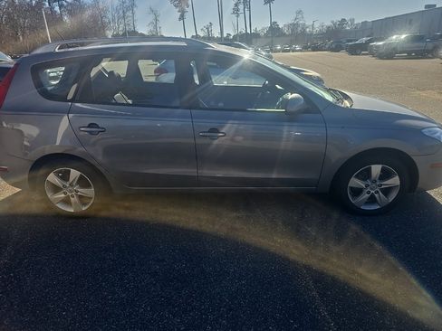 Used 2012 Hyundai Elantra GLS w/ Preferred Pkg image 4