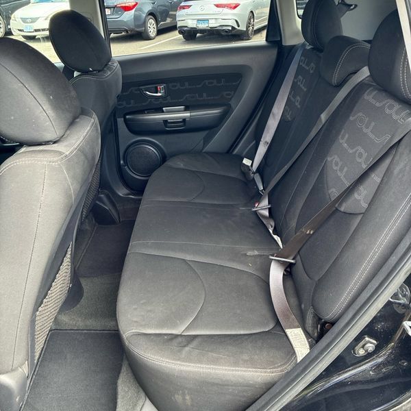Used 2012 Kia Soul + FWD image 35