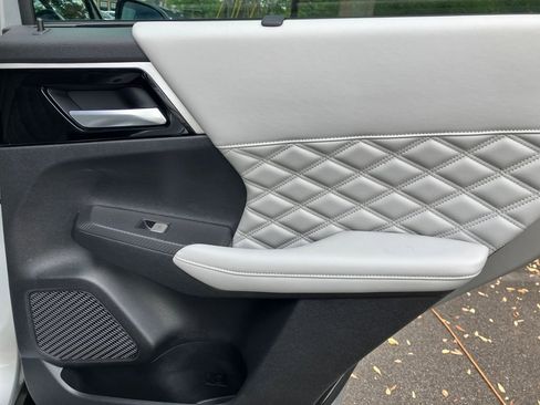 Used 2023 Mitsubishi Outlander SEL image 33