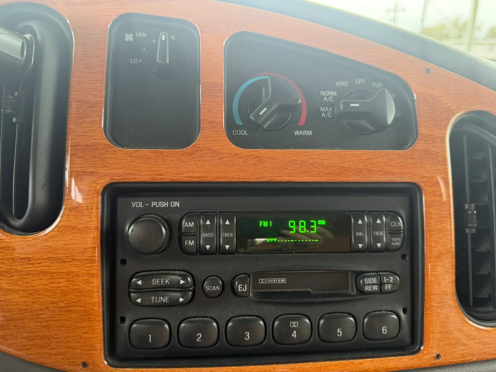 Used 1998 Ford E-350 and Econoline 350 RWD image 36