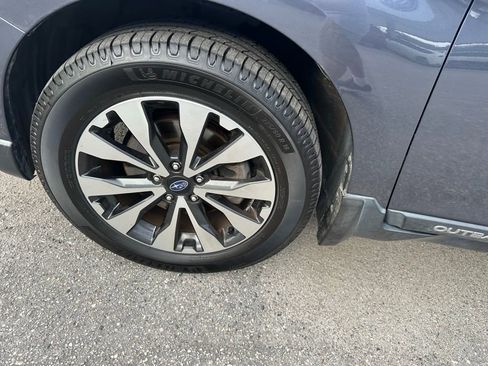Used 2016 Subaru Outback 2.5i Limited image 11