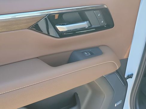 New 2026 Chevrolet Suburban High Country image 48