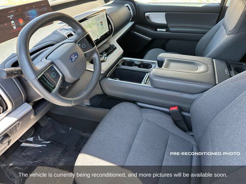 Used 2025 Ford Expedition Active AWD/4WD image 10